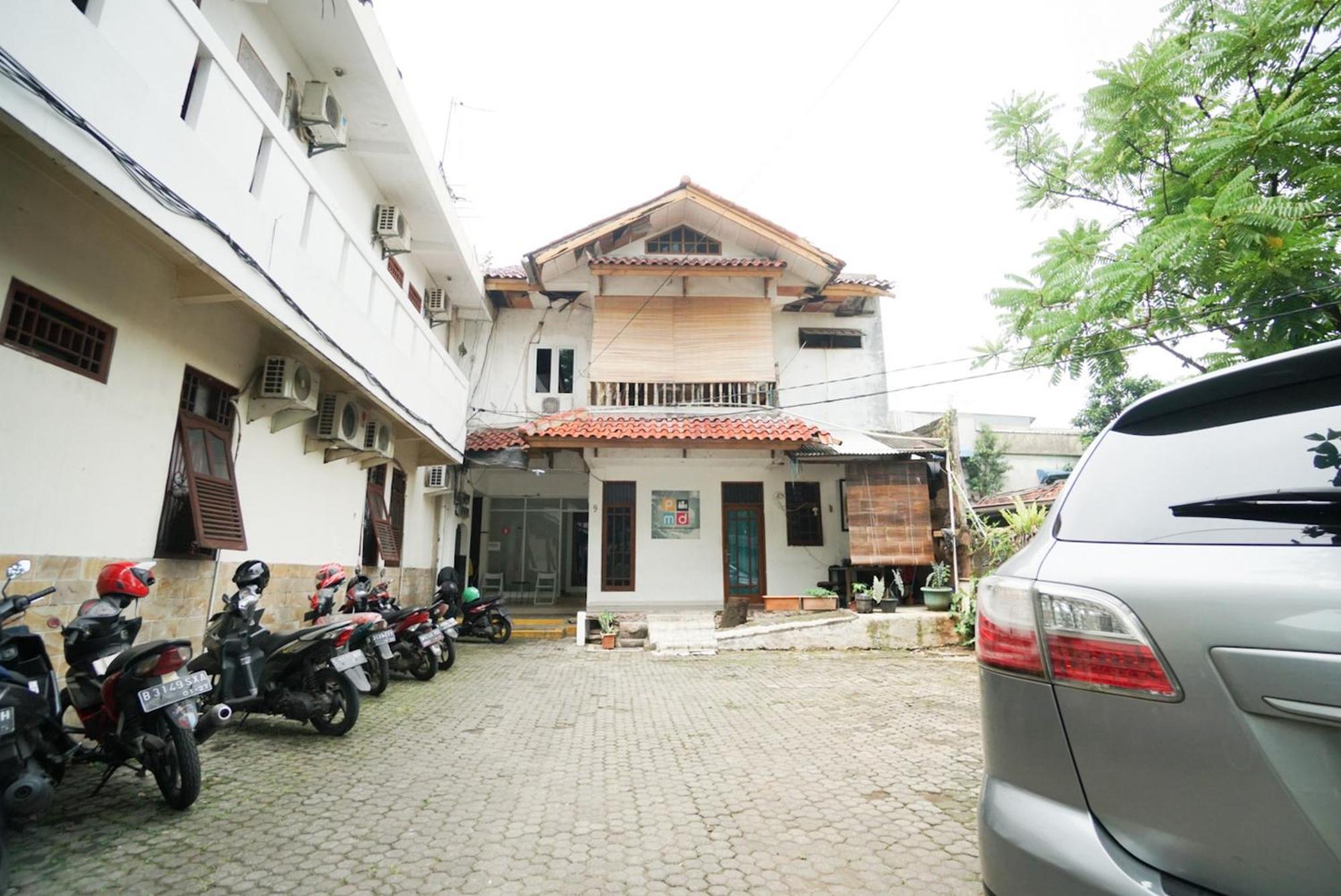 Griya Sawamah Syariah Mitra Reddoorz Hotel Jakarta