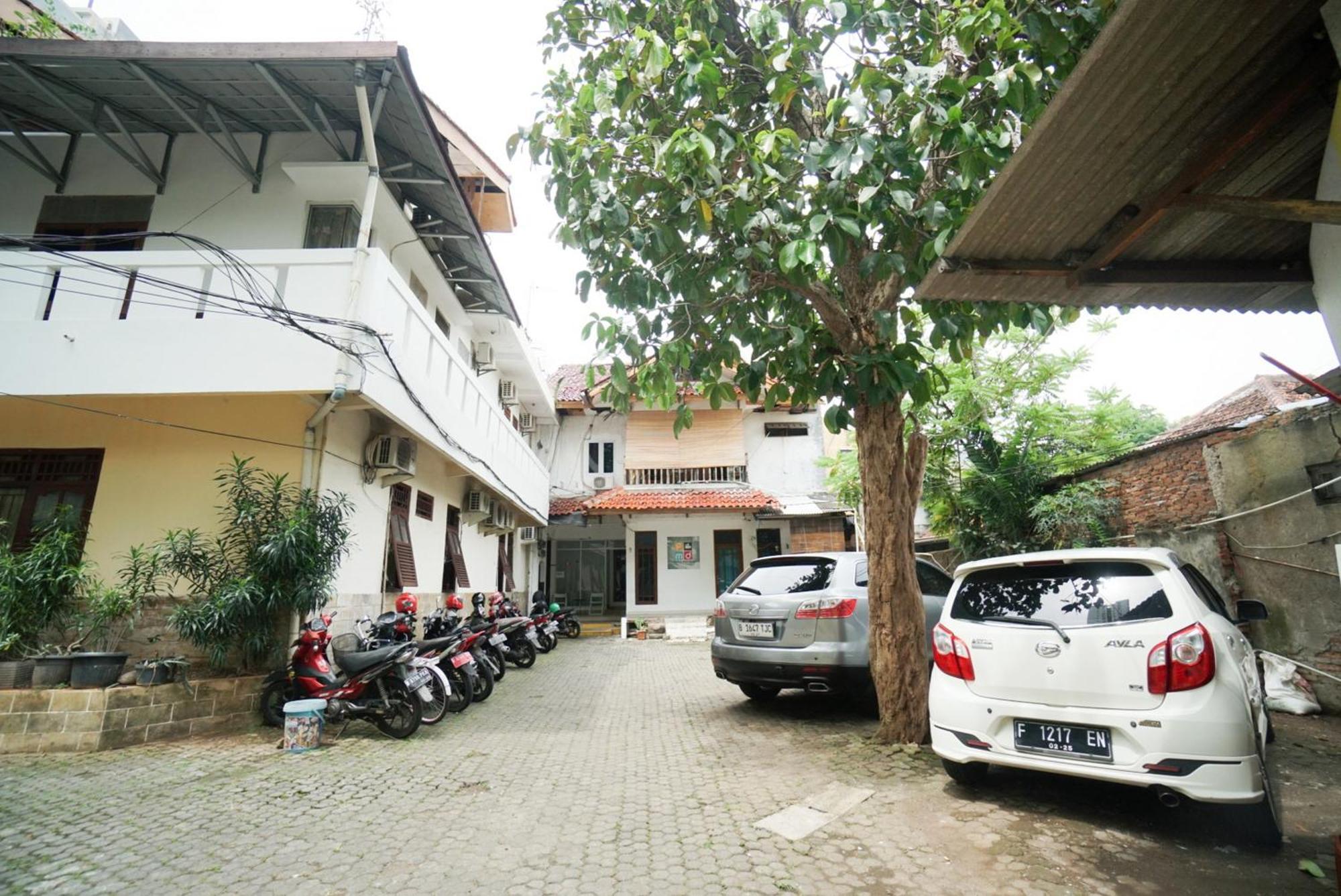 Griya Sawamah Syariah Mitra Reddoorz Jakarta