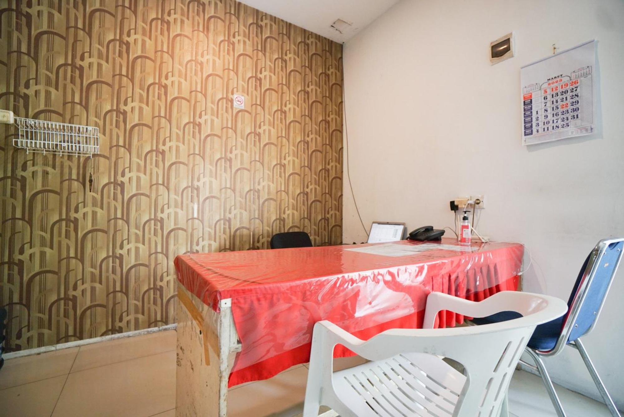 Griya Sawamah Syariah Mitra Reddoorz * Jakarta
