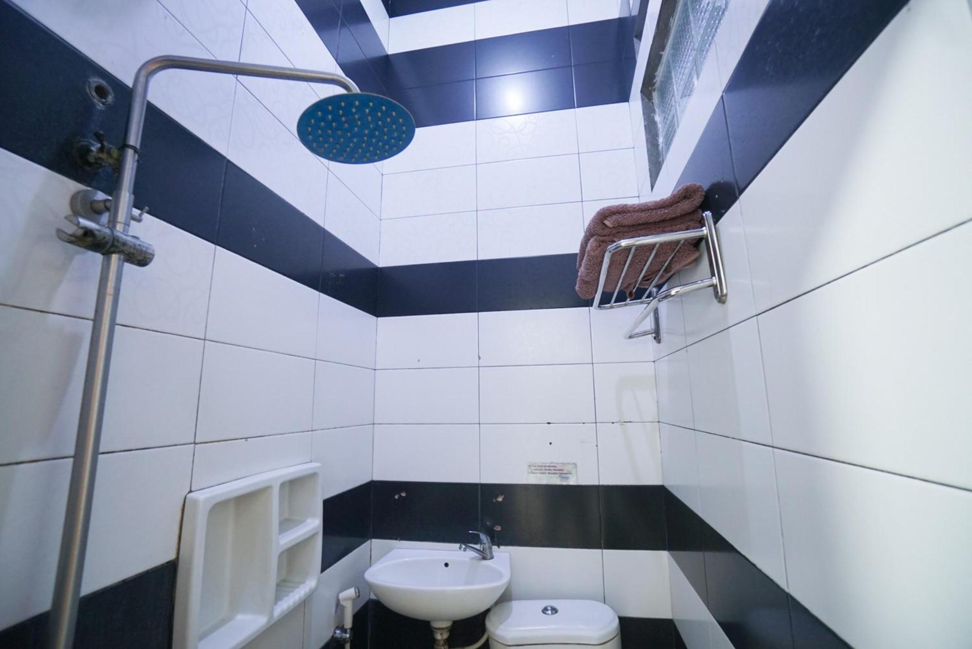 Griya Sawamah Syariah Mitra Reddoorz Jakarta