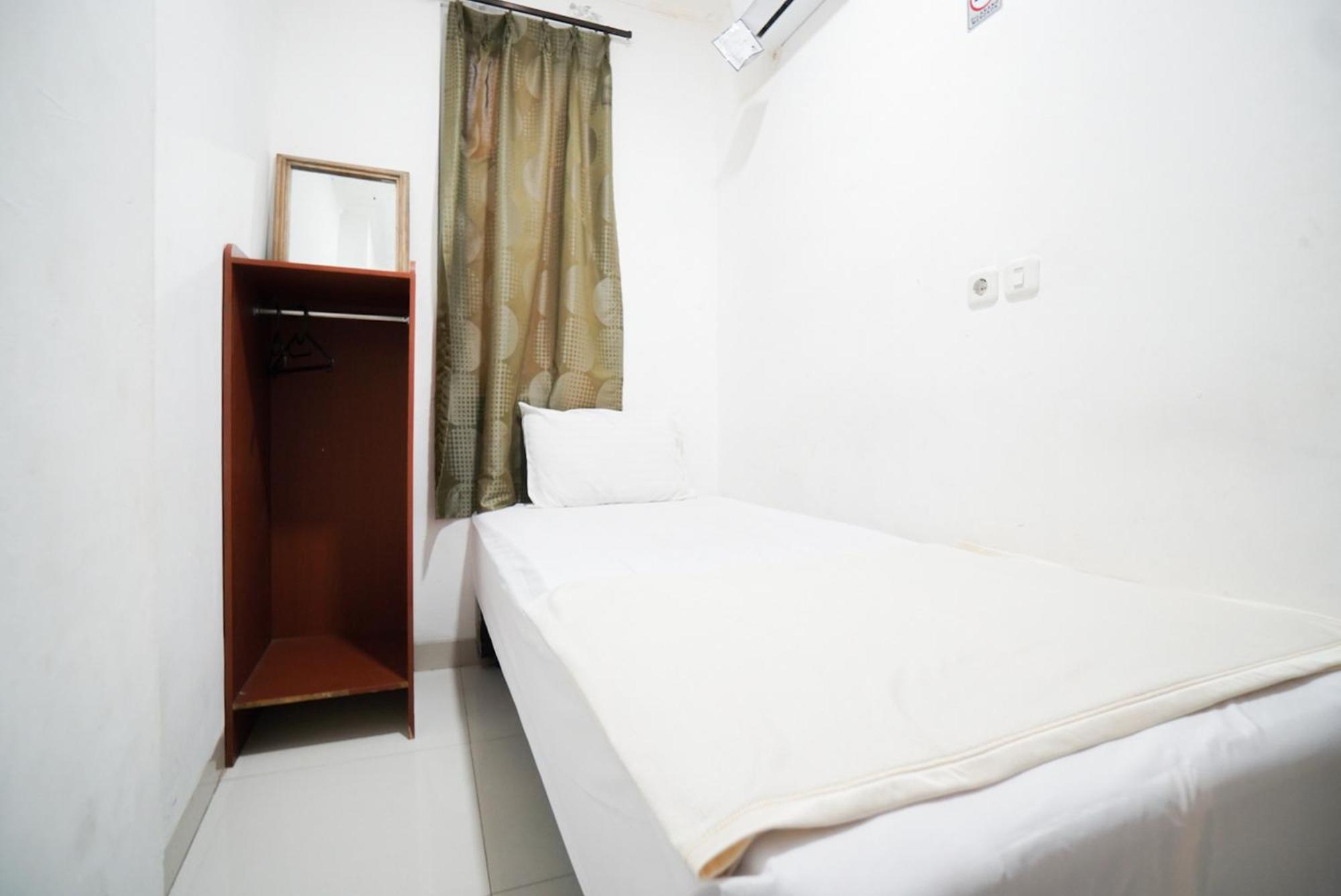 Griya Sawamah Syariah Mitra Reddoorz Hotel Jakarta